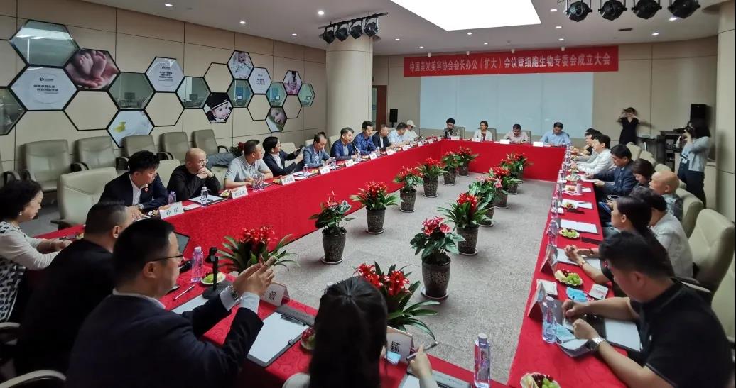 长王洪宇;新疆美容美发化妆品商会会长冯向光;中美协副会长,天津美